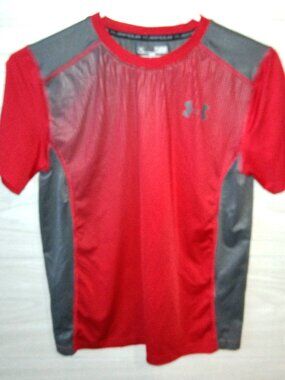 Under Armour T-Shirt Heat Gear Boys Sz Youth Large Gray & Red Loose Short Sleeve